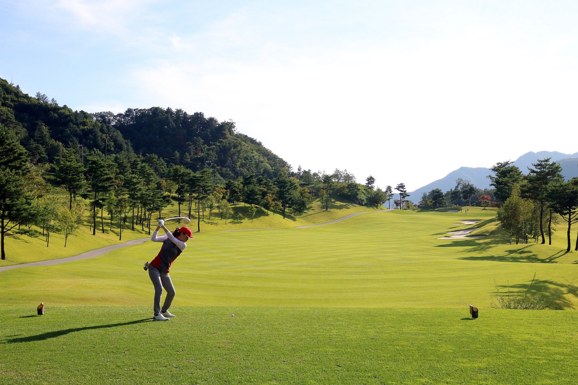 Huyện Yên Thủy sắp có sân golf mới: Bất động sản khu vực nhận được gì?
