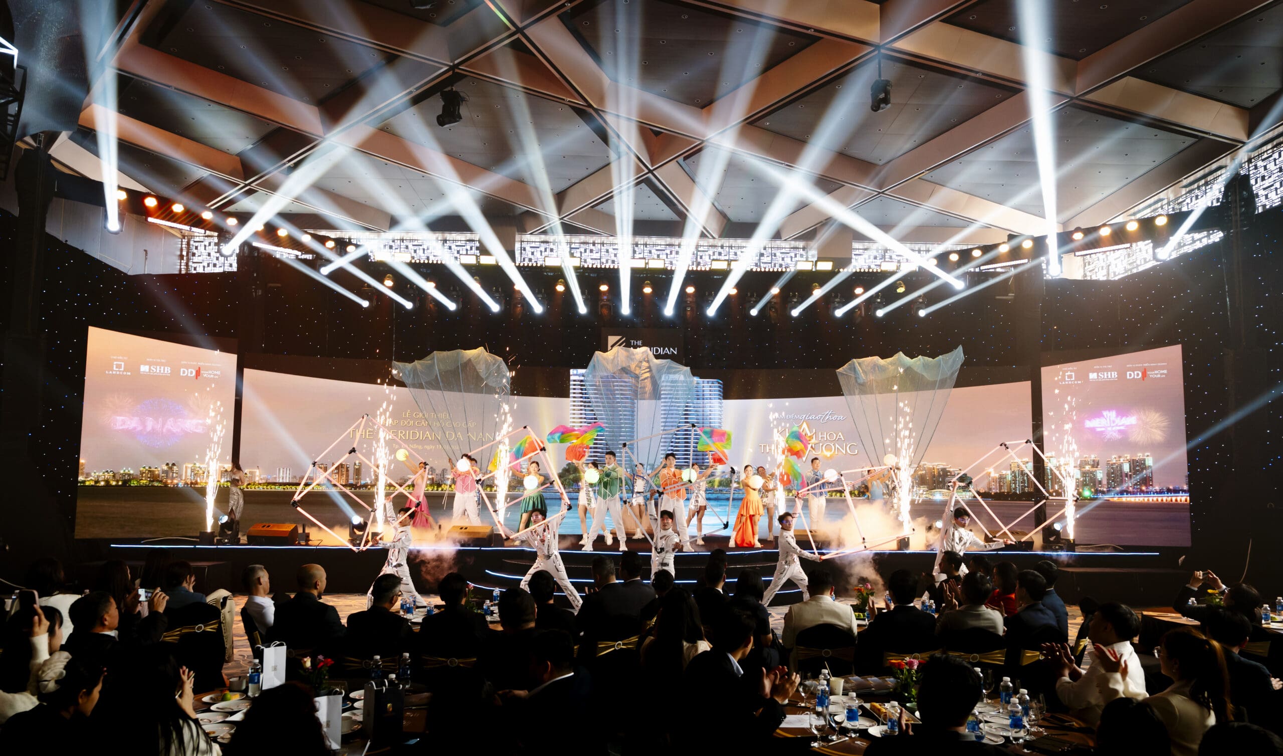 The Meridian ra mắt tại Đà Nẵng: “Siêu du thuyền” kiến trúc kiêu hãnh vươn mình bên sông Hàn 3 C1.9 scaled