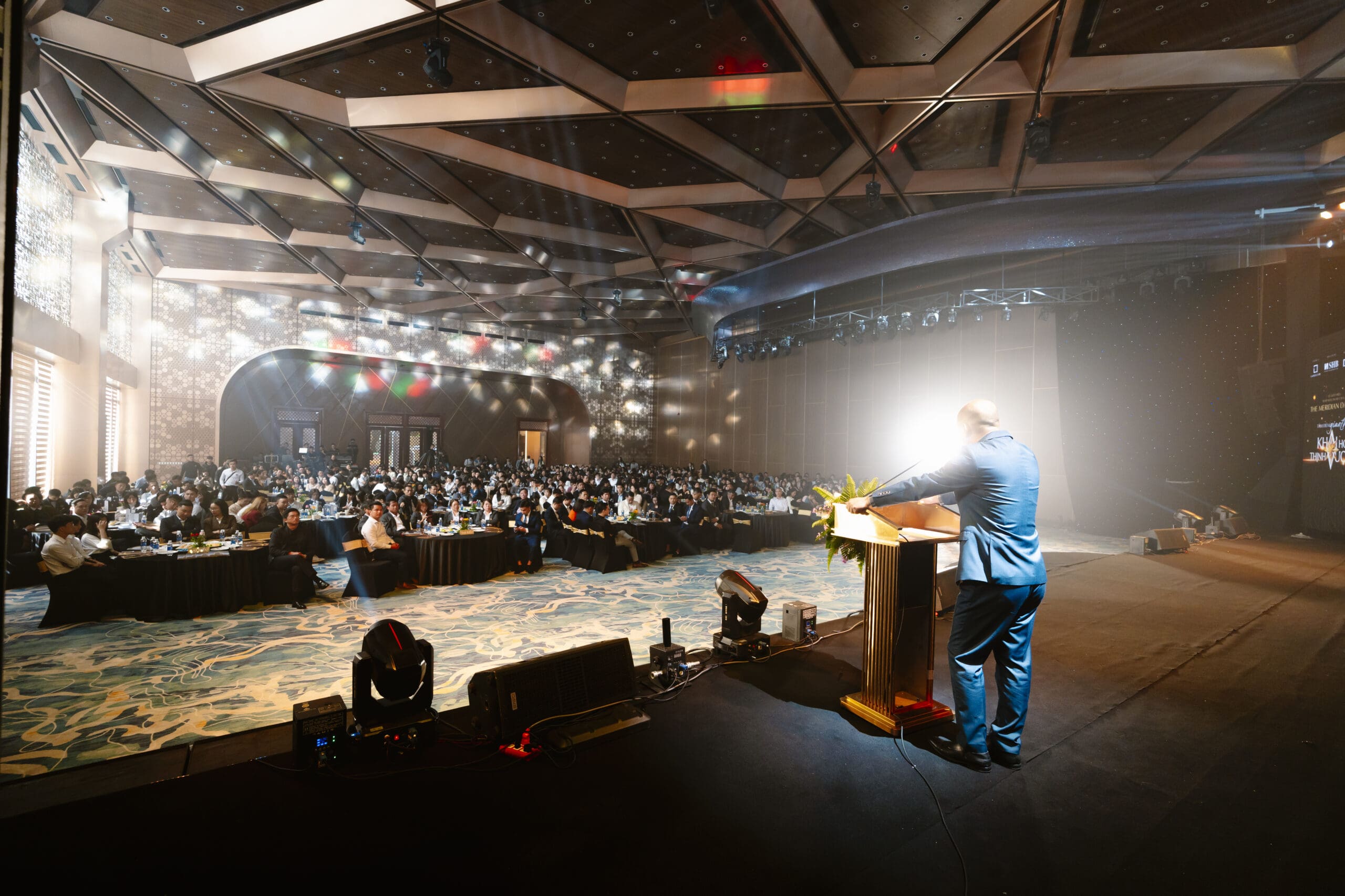 The Meridian ra mắt tại Đà Nẵng: “Siêu du thuyền” kiến trúc kiêu hãnh vươn mình bên sông Hàn 13 C2.3 scaled