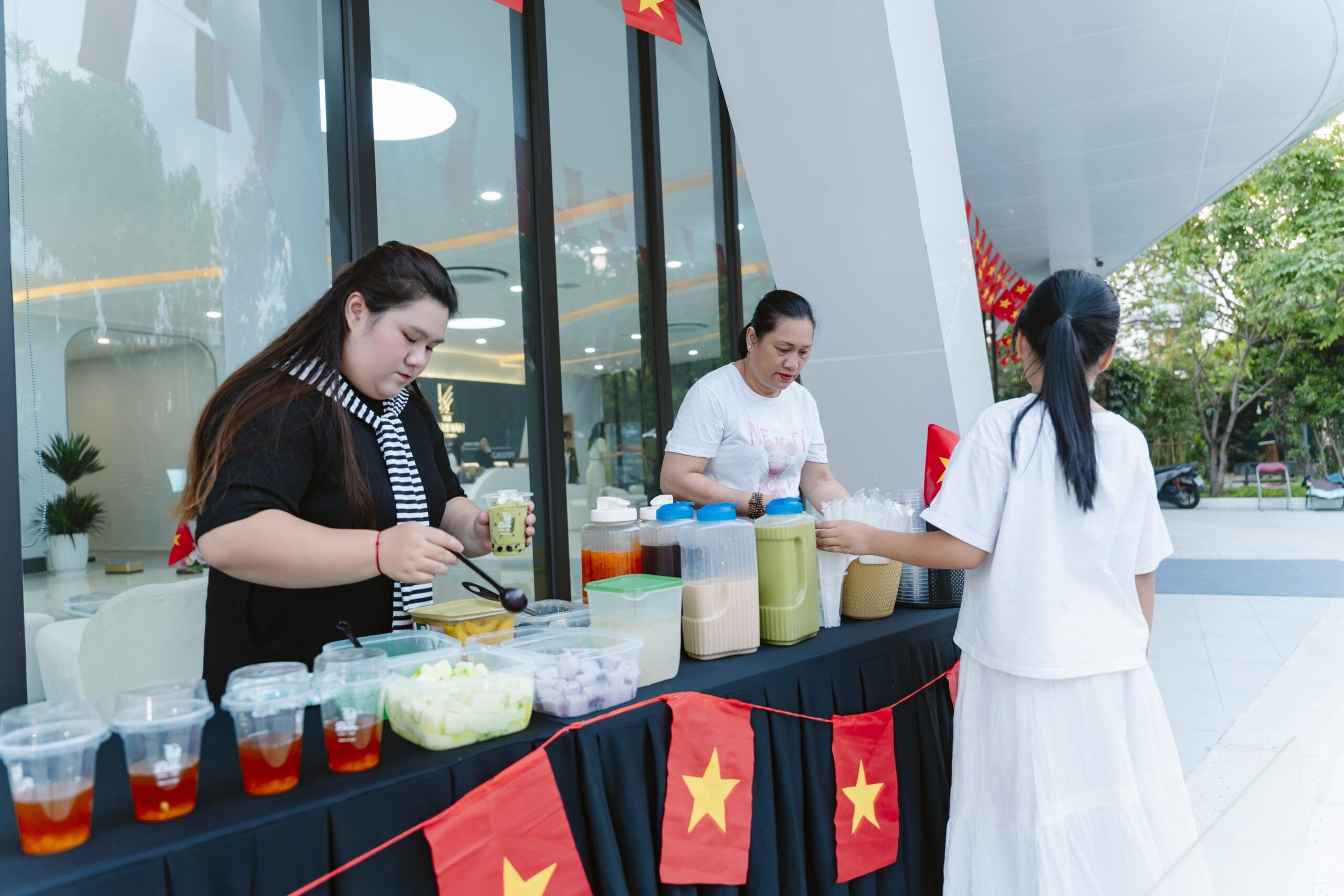 Không khí tươi vui